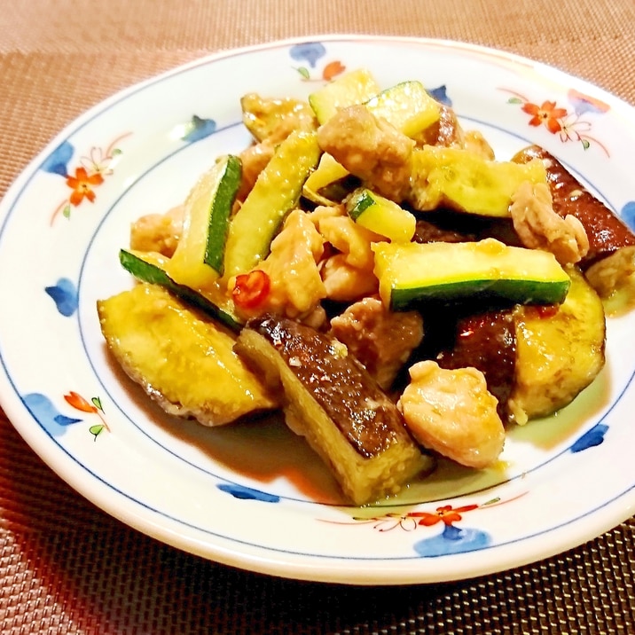 茄子とズッキーニと鶏肉の味噌炒め